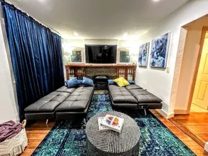 Charming City Cottage - 3 King Beds! Fiber Wifi! - Image 3
