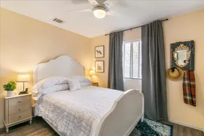 Austin City Haus: King/Sleeps 6/Q2/Domain/DT close - Image 5