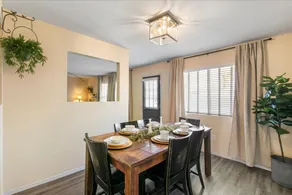 Austin City Haus: King/Sleeps 6/Q2/Domain/DT close - Image 4