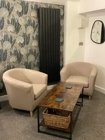 Studio apt No 4City Centre res Parking included - Image 3