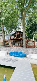 Sylvan Lake Three bed, Parking and two piers - Image 4