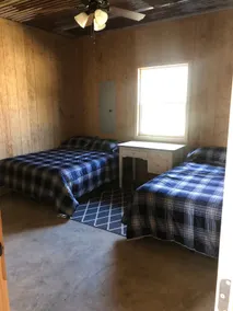 A serene 3 bed cabin tucked away in Leon County. - Image 2
