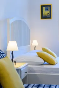 Ivano's Studio Apartments - Image 3