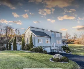 Hamptons on the Hudson in South Saugerties - Image 2
