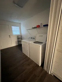 Main Street Escape- 1 Bdrm Downtown & Mins to PU - Image 4