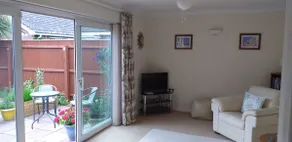 Spacious one bedroom fully self contained annex - Image 2