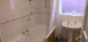Spacious one bedroom fully self contained annex - Image 5