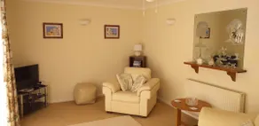 Spacious one bedroom fully self contained annex - Image 4