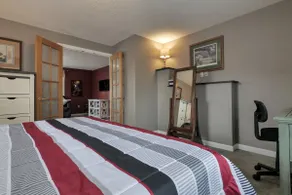 Spacious 4 bedroom home fast internet/walk to town! - Image 5