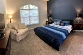 Cozy 3 bedroom house in town, bikes included! - Image 3