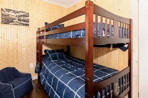 Jolly Tom's - Charming 2-Bedroom Cabin - Image 3