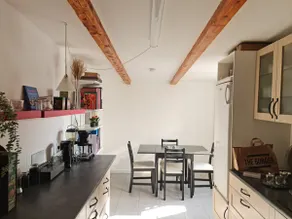 Guest house with room for 4 people with free parking - Image 4
