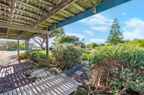Kays Place - Oceanfront 3BR Getaway near Portland - Image 4