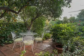Vintage-style Garden Apartment - Image 5