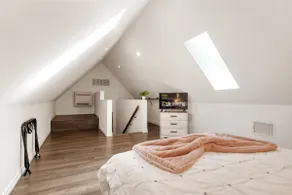 Chic Casita: Private Entry, Full Kitchen - Image 4