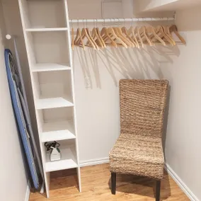 Adorable studio basement apartment - Image 5