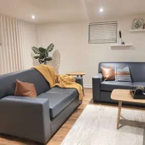 Adorable studio basement apartment - Image 2