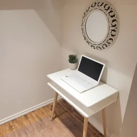 Adorable studio basement apartment - Image 3