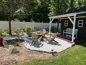 Comfy Warwick Home with Great Outdoor Space - Image 2