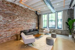 Inventors' Loft Stay in the Heart of it All - Image 4