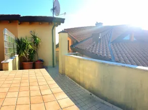 Penthouse in a quiet, central location with pool - Image 4