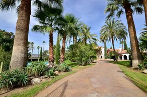 Luxury estate with a giant pool. - Image 2