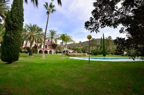 Luxury estate with a giant pool. - Image 5
