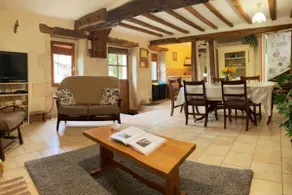Beautiful 3 bedroom house with private pool - Image 2