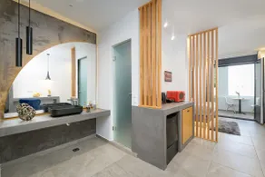George&Joanna Honeymoon Suite with outdoor Hot Tub - Image 2