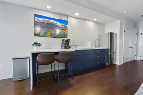 *NEW* Spacious 1st floor loft-walk to restaurants! - Image 5