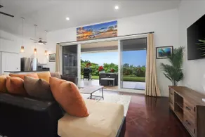 Private & Beautiful home on 1 acre - Image 5