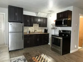 Abby's-Dedicated, Clean, Comfortable, Near U-Med - Image 2