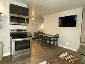 Abby's-Dedicated, Clean, Comfortable, Near U-Med - Image 3