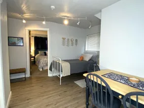 Abby's-Dedicated, Clean, Comfortable, Near U-Med - Image 4