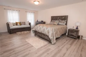 HOME AWAY- 2- Story House with 4 Bedrooms/HOT TUB - Image 2