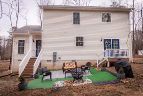 HOME AWAY- 2- Story House with 4 Bedrooms/HOT TUB - Image 4