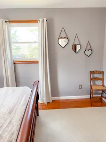 Cheerful 3 Bedroom Cottage, 5 minute walk to Lake - Image 5