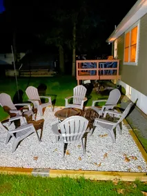 Cheerful 3 Bedroom Cottage, 5 minute walk to Lake - Image 2