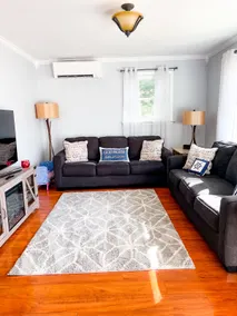 Cheerful 3 Bedroom Cottage, 5 minute walk to Lake - Image 3