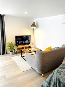 Modern Studio • Mountain View • Near Airport & CBD - Image 5