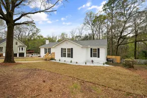 Hamilton Hideaway- Pool, Creek View w/ Scenic Deck - Image 2