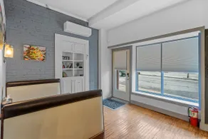The \"Roost.\" A Large 2 Bedroom - Diner Themed Stay - Image 3