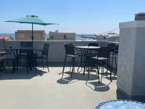 Steps to the Beach with Rooftop Patio View - Image 2