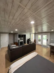 Private, roomy studio with bed swing on porch - Image 5