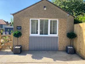 modern 1 bedroom property - Image 2