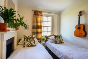 Beautiful Cottage & Garden in the Heart of Truro - Image 3