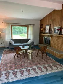 River Retreat in Mid-Modern Home in Park Setting - Image 3