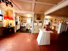 Scenic two-bedroom Boathouse overlooking the river - Image 4