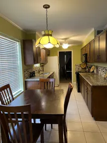 Lovely three bedroom townhouse sleeps six . - Image 5