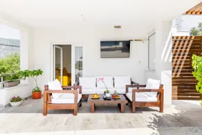 Sunset apartments with private pool and views - Image 3